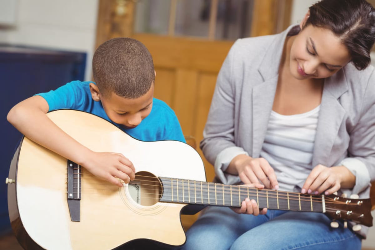 Comment prendre une leçon de guitare chez soi